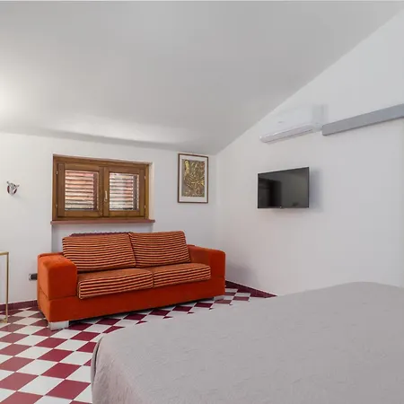 Francesca Luxury * San Demetrio Corone